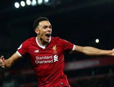 Ποδοσφαιριστής της Liverpool ανακοίνωσε live σε τεχνικό ότι θα γίνει πατέρας (βίντεο)